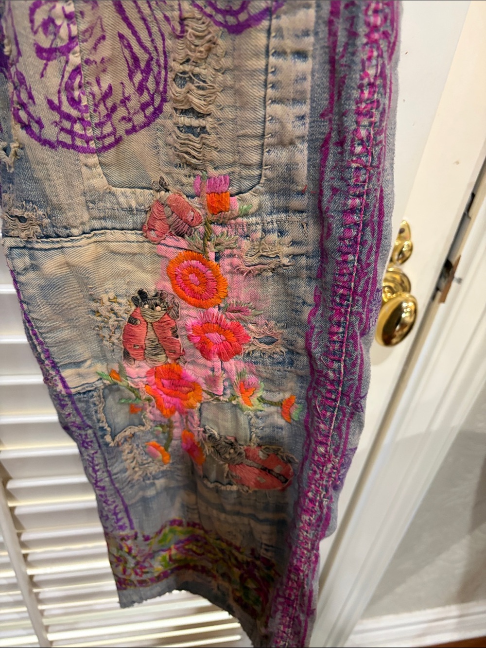 Magnolia Pearl Embroidered Denim Jeans with Floral and Other Cool Accents! NWT - Picture 4 of 9